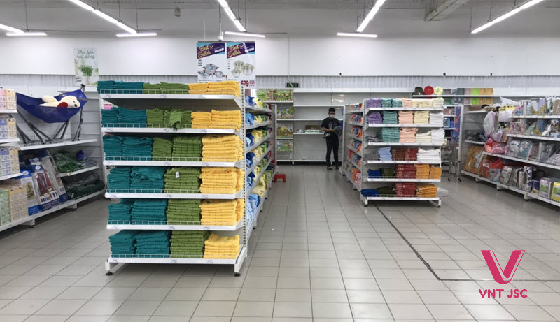 Lắp đặt kệ siêu thị cho khách hàng ở TPHCM